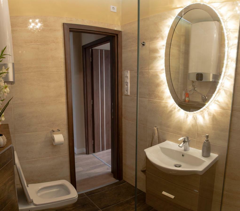 Glamour Apartman Apartment Eger Exterior foto